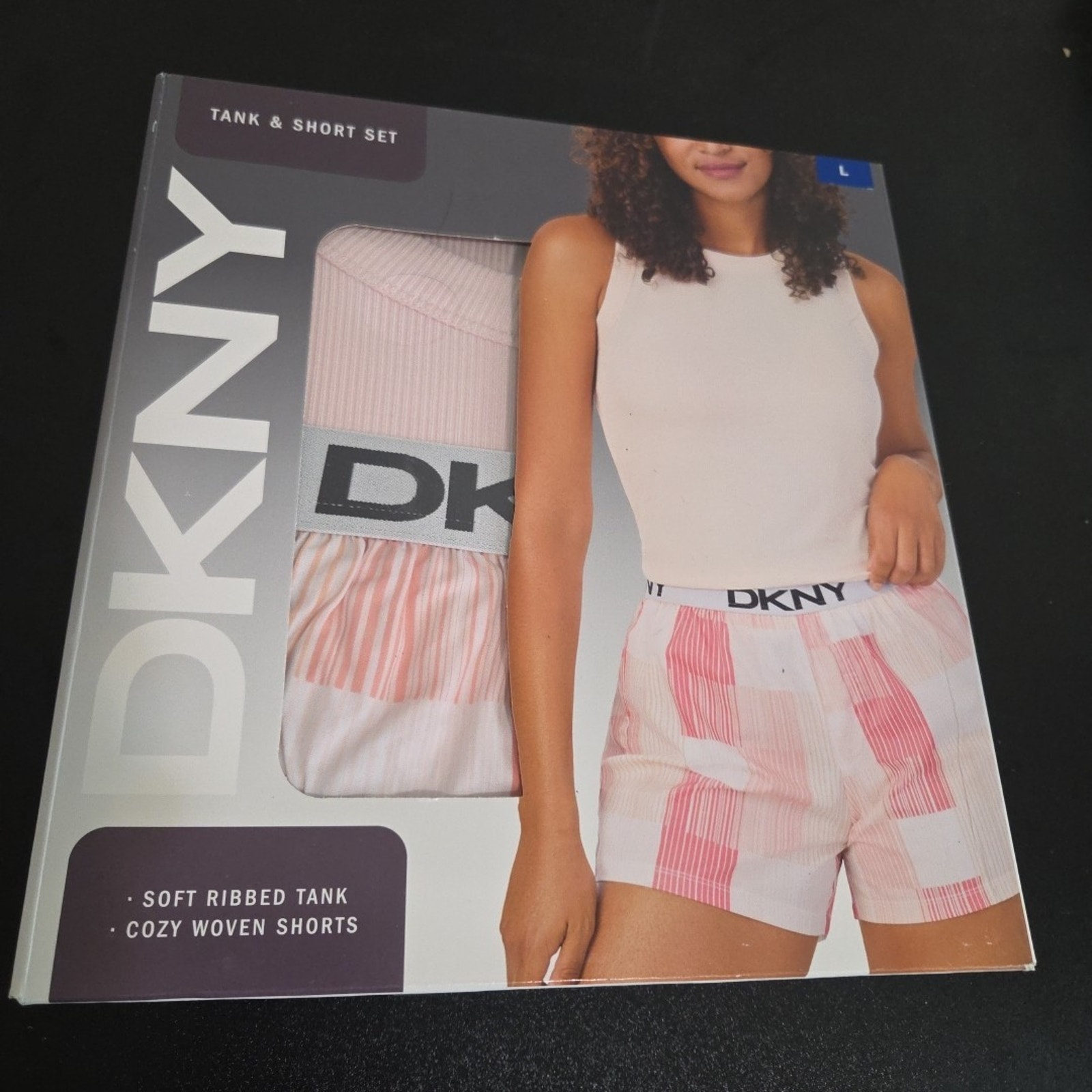 Dkny Women's 2 Piece Tank And Short Set Size Large